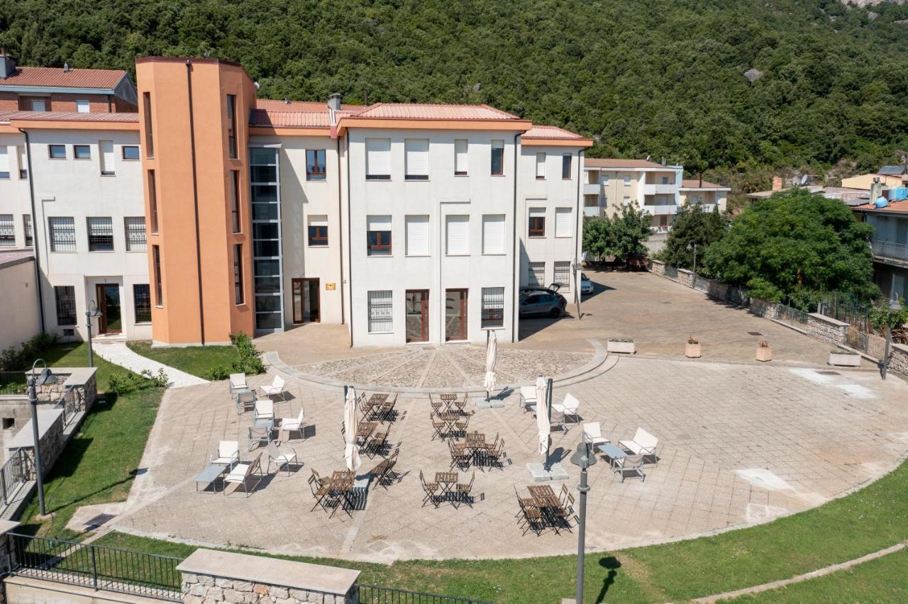 Hotel Dei Tacchi Osini Exterior photo